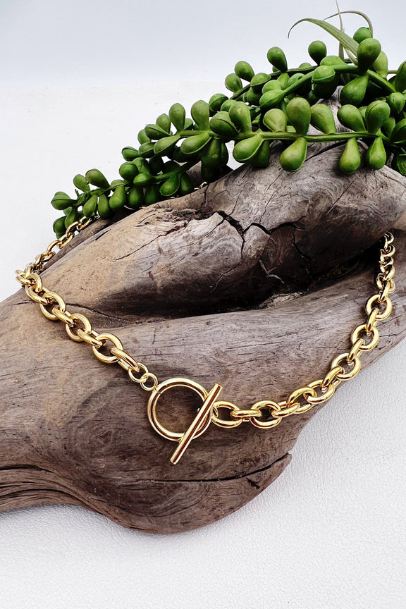 Chunky gold stainless steel necklace with a toggle clasp for a statement look