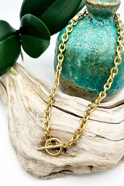 Chunky gold stainless steel necklace with a toggle clasp for a statement look